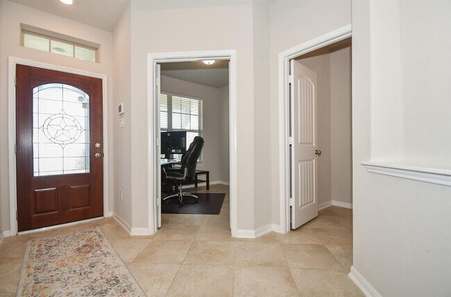 Building Photo - 5023 Lord Crest Ln