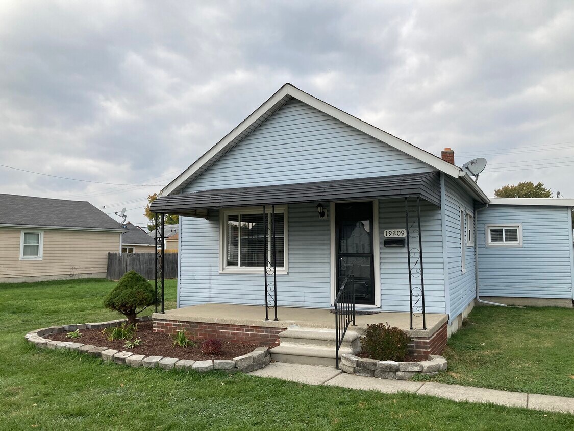 19209 Eastland St, Roseville, MI 48066 House Rental in Roseville, MI