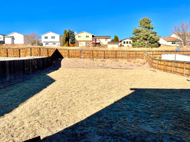 Foto del edificio - 8053 Pinfeather Dr