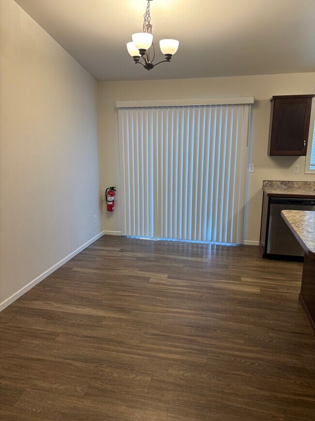 Foto del edificio - 3 Bed 2.5 Bath Single Family Home