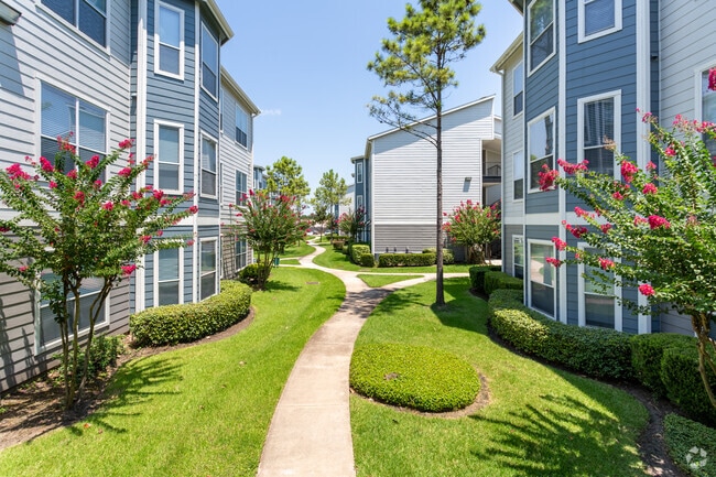 Building Photo - Parkland at West Oaks