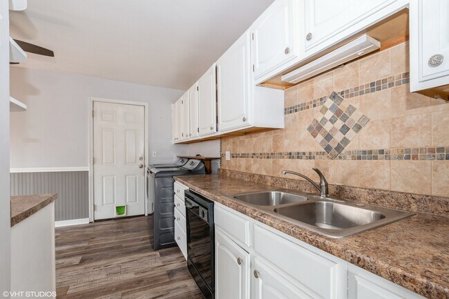 Building Photo - 20209 S Fairwood Ct