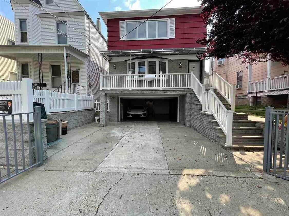 Primary Photo - 157 Neptune Ave