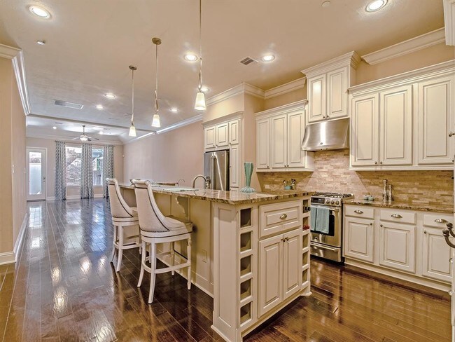 Foto del edificio - 522 Imperial Blvd