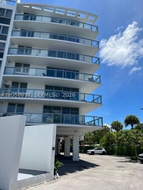 Building Photo - 13800 Highland Dr