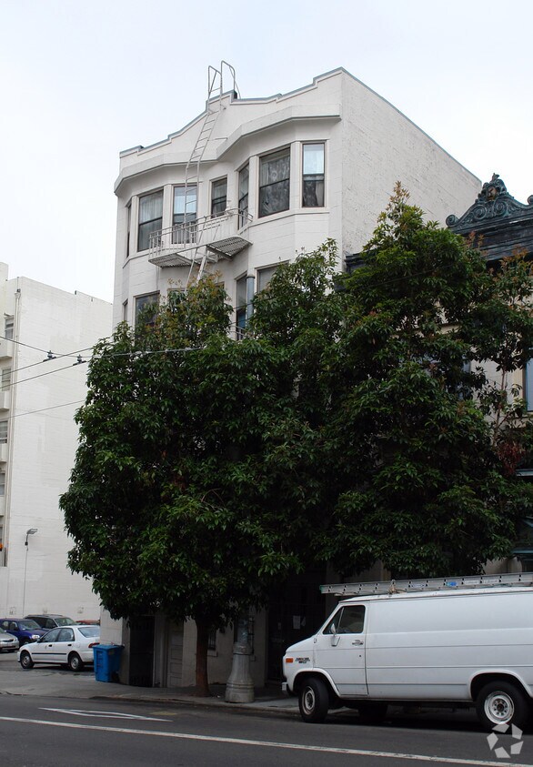 Building Photo - 1060-1062 Sutter St