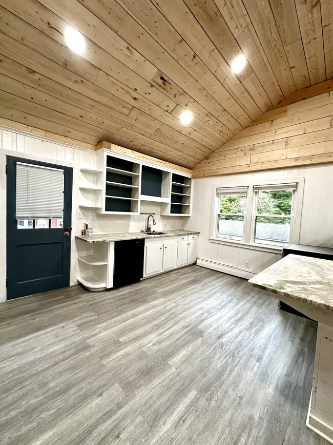 Building Photo - 499 Cherry Brook Rd