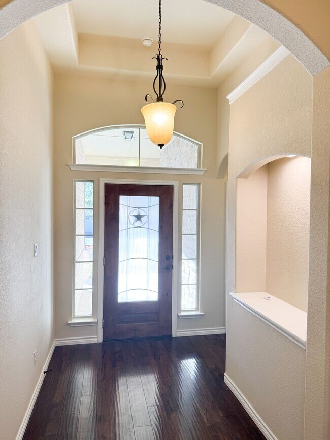 Foto del edificio - Popular DR Horton Sierra floor plan. 4 bed, 2 1/2 bath, 3 car garage, single story on a corner lo...