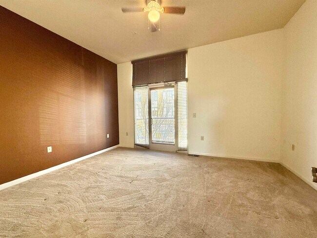 Foto del edificio - 449 Monroe Ave