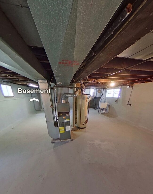 Foto del edificio - 42 Bickford Ave