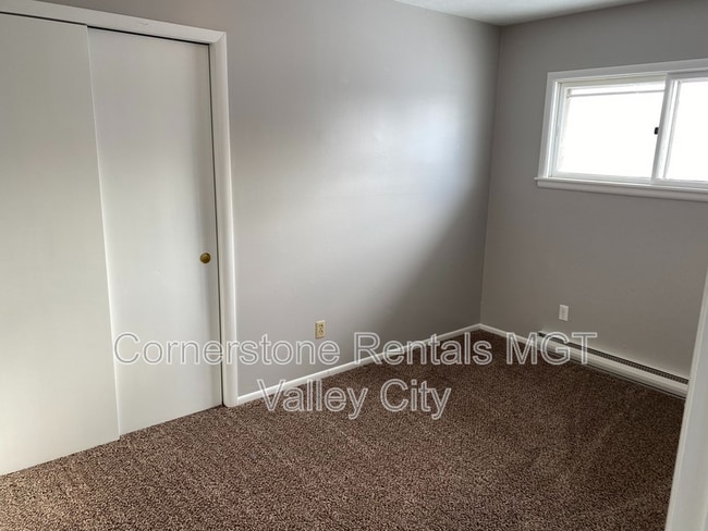 Building Photo - 815 4th St SW