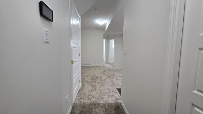 Photo du bâtiment - 2.0 bedroom in Calgary Alberta T2X 4B9