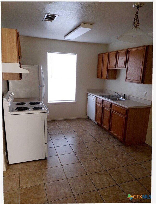 Building Photo - 1504 Windward Dr