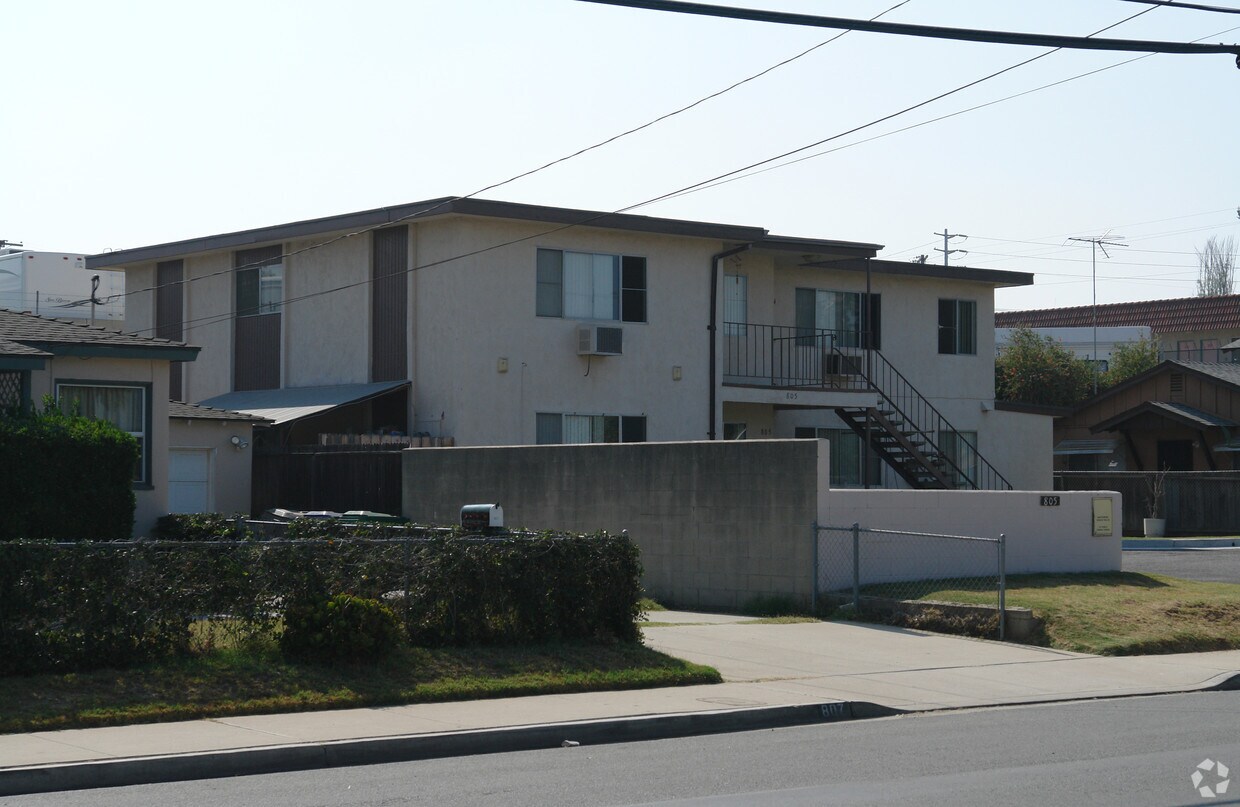 Building Photo - 805 3rd St