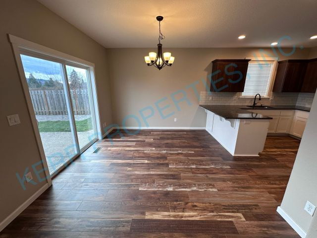 Building Photo - Spacious 4-Bed Gem in Gresham with 2.5 Baths and 2,665 Sq Ft of Comfort!