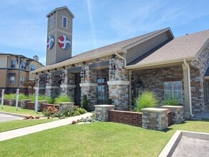 Building Photo - Grandview Heights Luxury Apartments