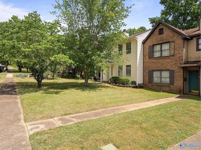 Building Photo - 1712 Ward Ave NE