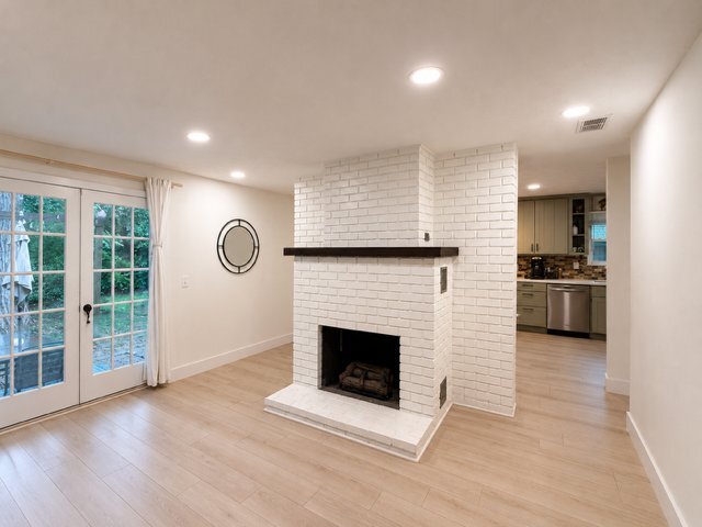 Building Photo - 2372 Lakewood Dr NW