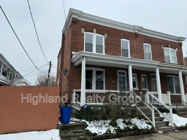 Building Photo - 914 N Lime St