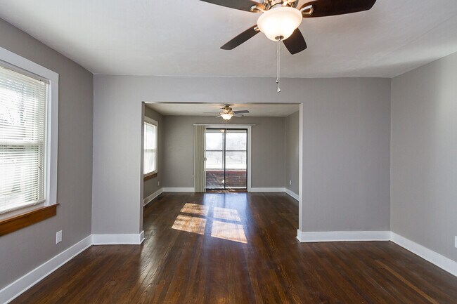 Building Photo - 4007 Kenwood