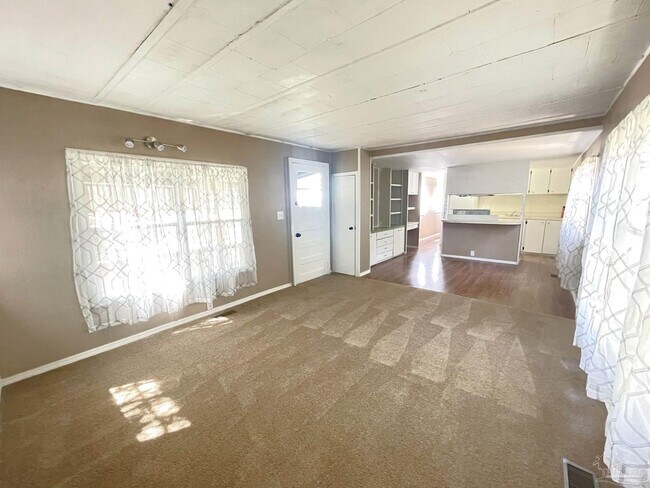 Foto del edificio - 1826 Bainbridge Ave