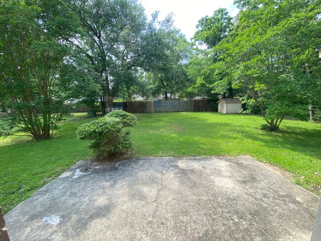 Building Photo - 314 Shady Ln