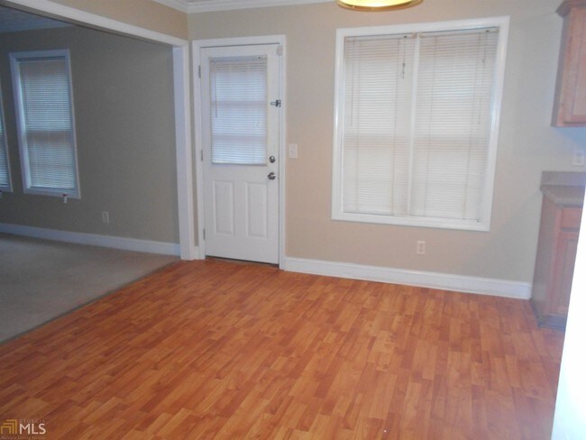 Foto del edificio - 6037 Fairington Farms Ln