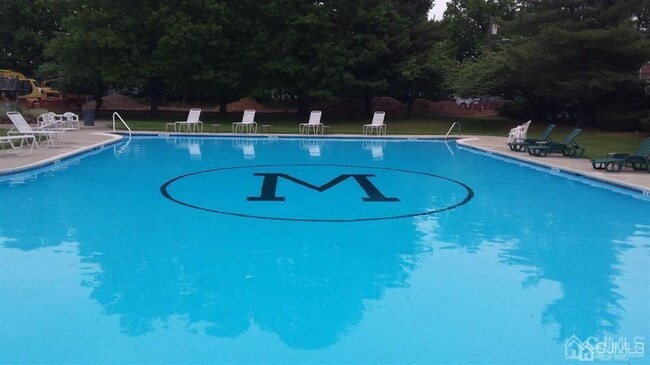 Foto del edificio - 187 Evergreen Rd