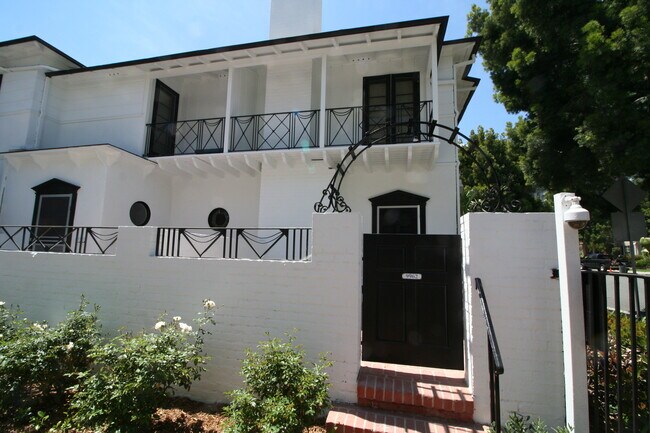 Foto del edificio - 9962 Durant Dr