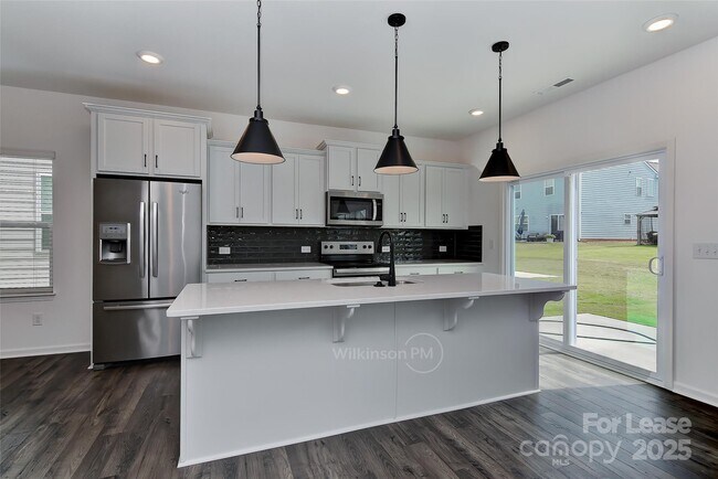 Foto del edificio - 561 Scotch Meadows Loop
