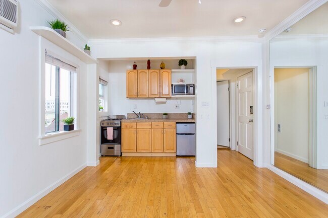 Foto del edificio - 1650 Winona Blvd