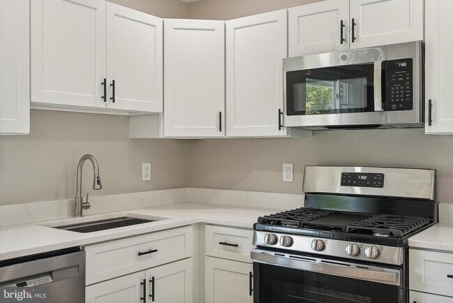 Building Photo - 5317 Oldcastle Ln