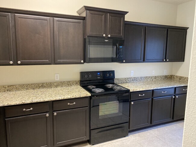 Kitchen - 152 Curt St