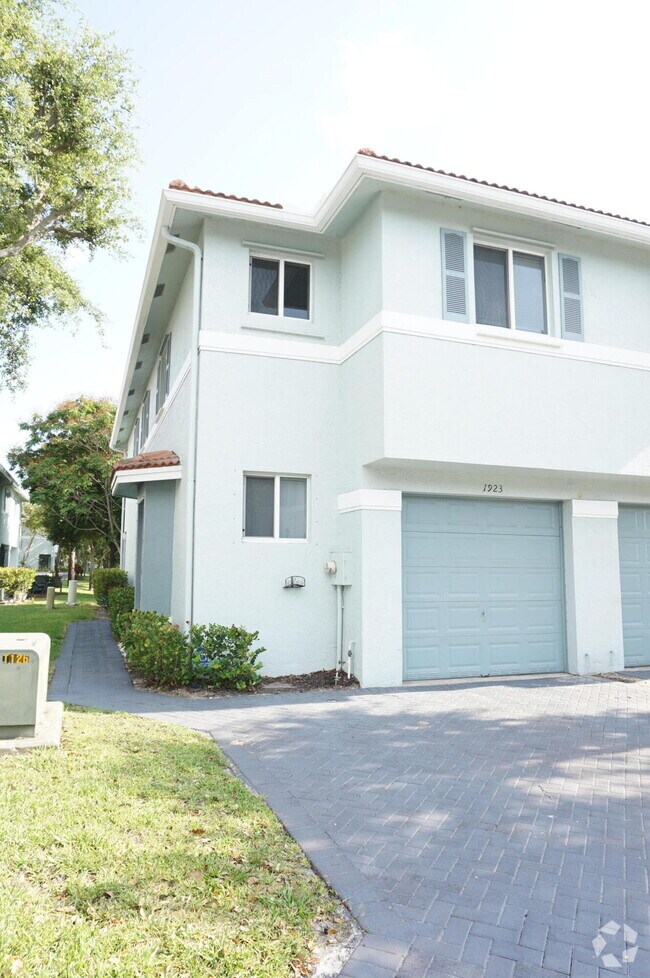 Acrehome Park Loft Apartments for Rent Riviera Beach, FL 1 Rentals