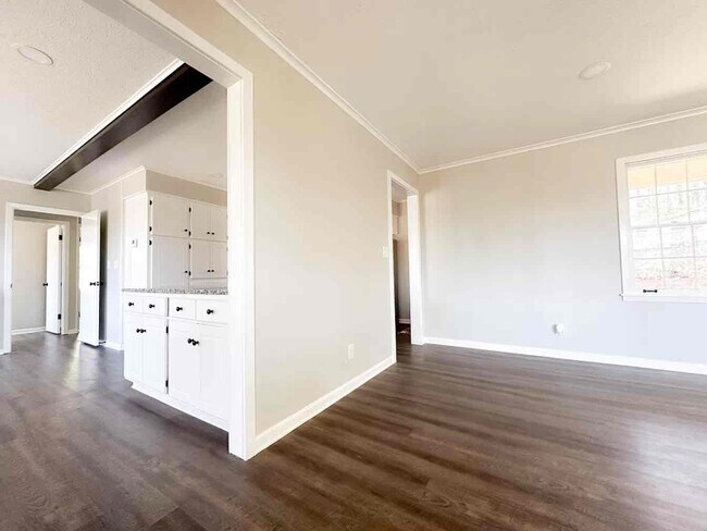 Foto del edificio - 2308 Bluecutt Rd