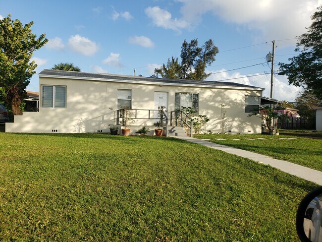 Foto del edificio - 4310 W Terrace Dr