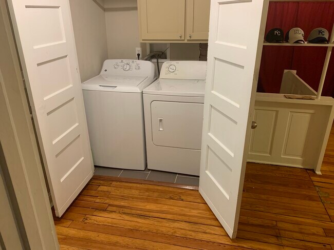 Wash/dryer - 3840 Harrison Blvd