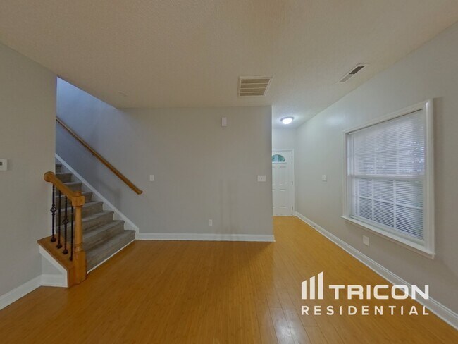 Foto del edificio - 13706 Traherne Ct