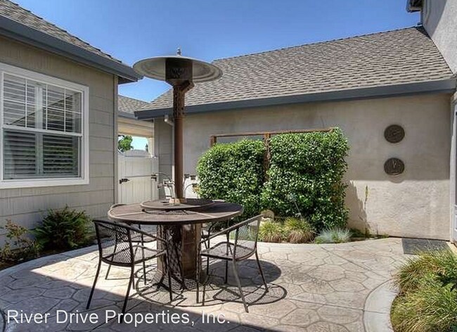 Building Photo - 4 br, 3.5 bath House - 2442 Dorset Lane