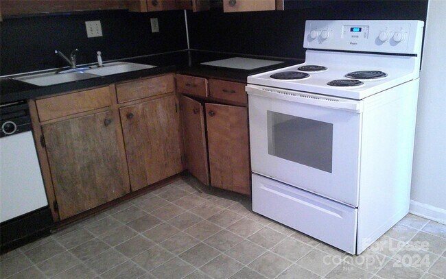 Foto del edificio - 405 17th Ave NW