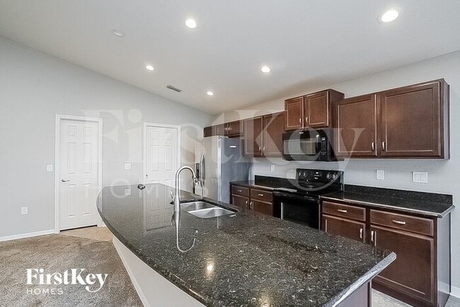 Building Photo - 3828 Sandhill Crane Dr
