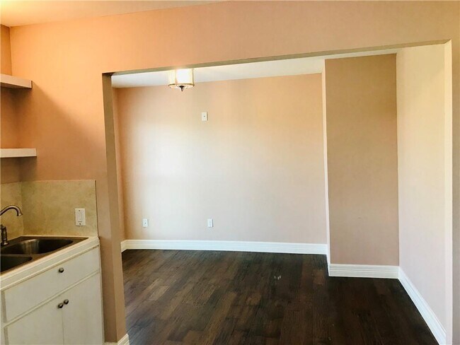 Building Photo - 4107 TX-35