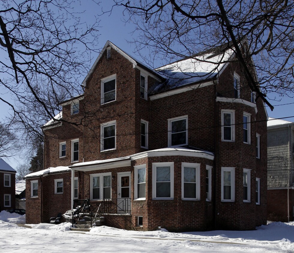 Primary Photo - 150 Norwood Ave