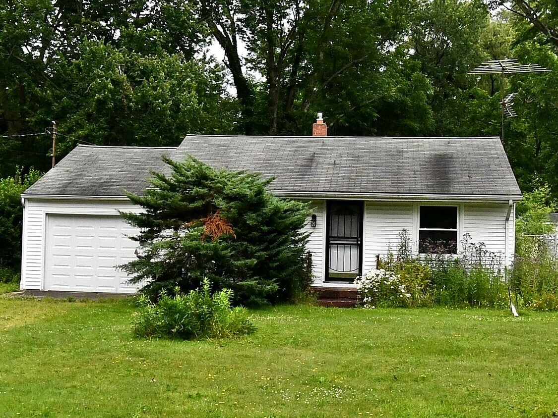 Foto principal - 244 Rosegarden Dr NE
