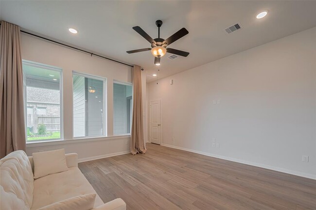 Building Photo - 16331 Verbena Glen Dr