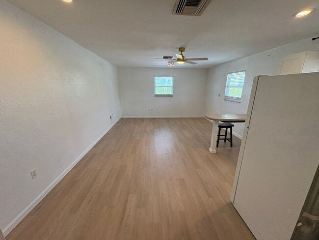 Photo - 3014 Avenue C (Holmes Beach, FL) Apartment