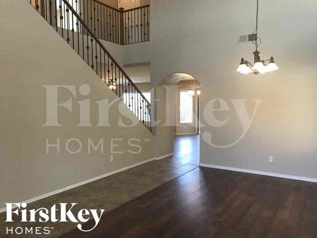 Building Photo - 2814 W Kowalsky Ln
