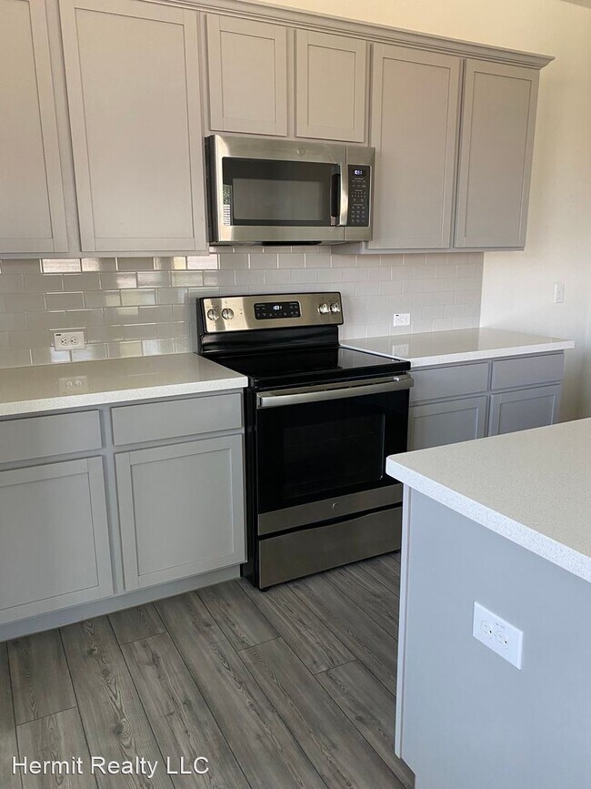 Building Photo - 4 br, 2 bath House - 433 Petty Way