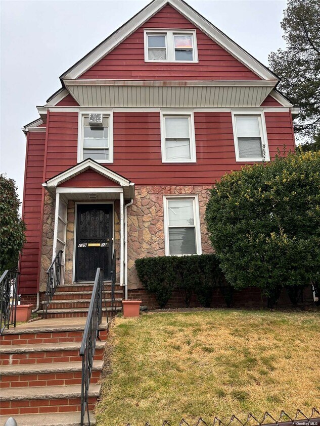 Foto principal - 139-03 Springfield Blvd