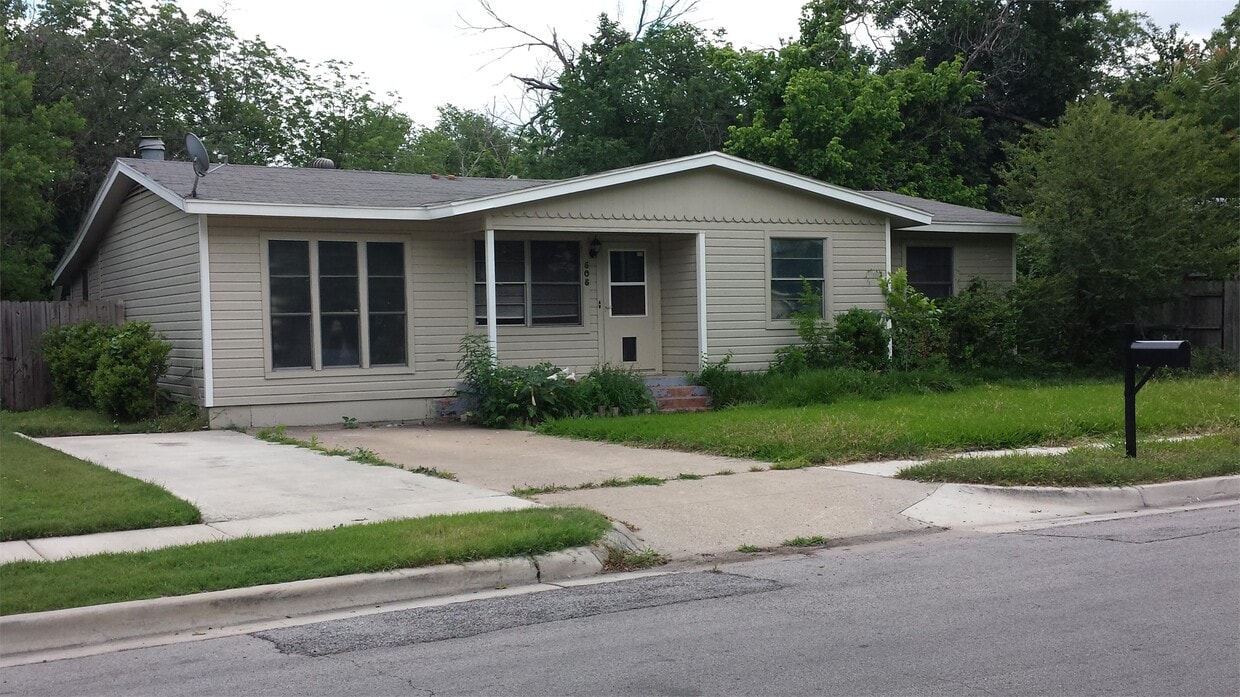 Primary Photo - 508 Souder Dr